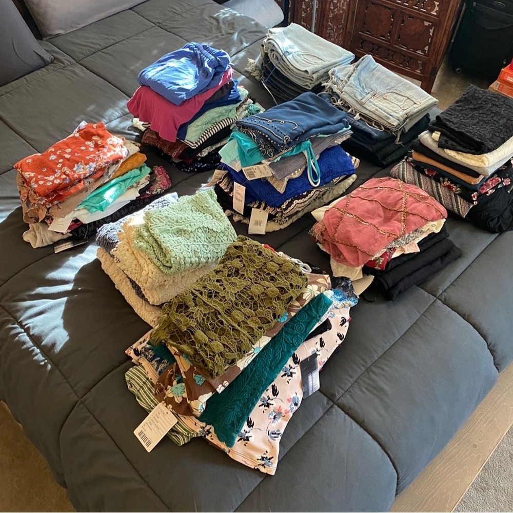 MY PERSONAL WARDROBE DESTASH!!☀️HUGE WOMAN’S SPRING/SUMMER CLOTHING LOT!!